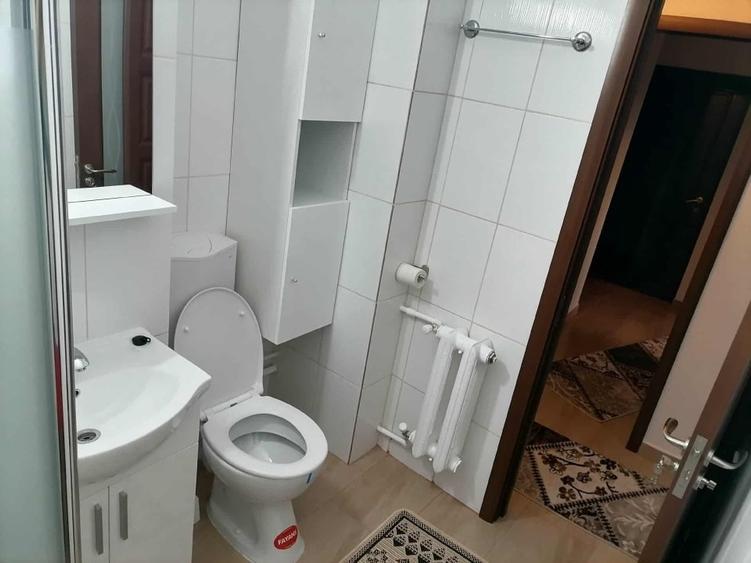 De închiriat apartament cu doua camere decomandate in zona Far -Abator - 2