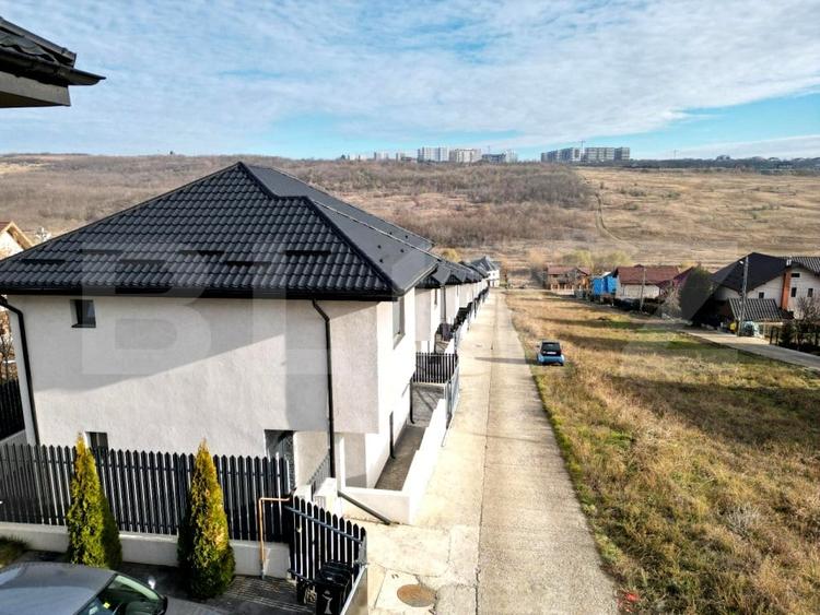 Casă individuală cu 4 camere cu Teren 250 Mp în Rediu
