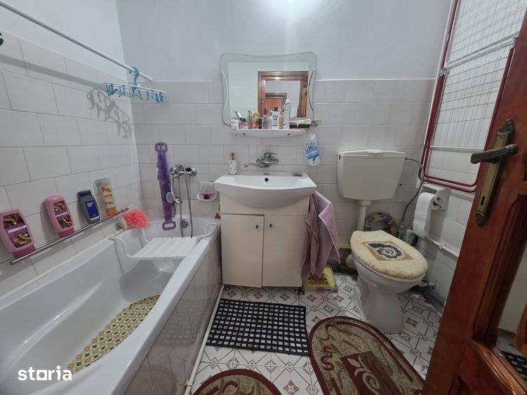 Apartament cu 2 camere decomandat în Școlilor