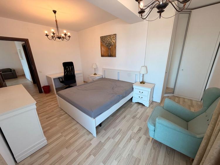 Apartament cu 3 camere semidecomandat, mobilat în Cotroceni