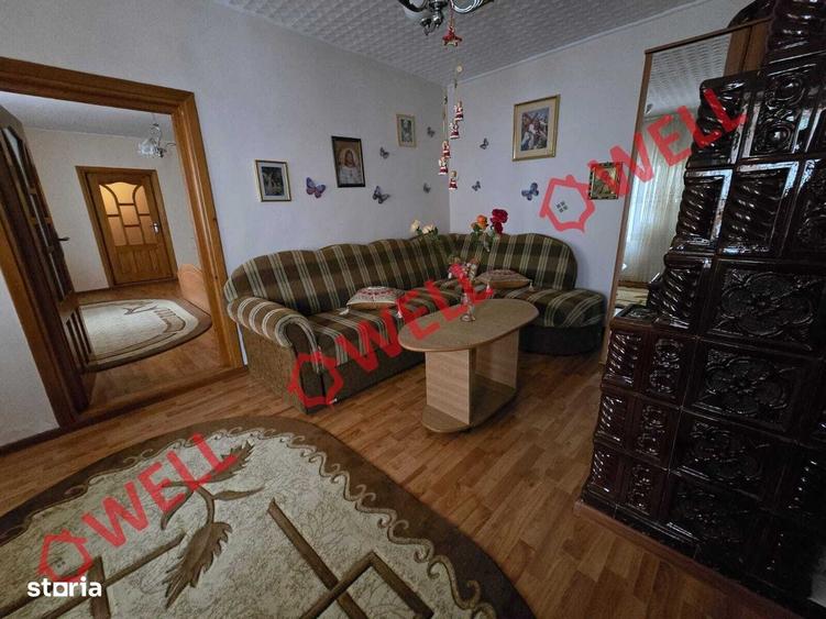 Casă cu 4 camere în Zăbrătău