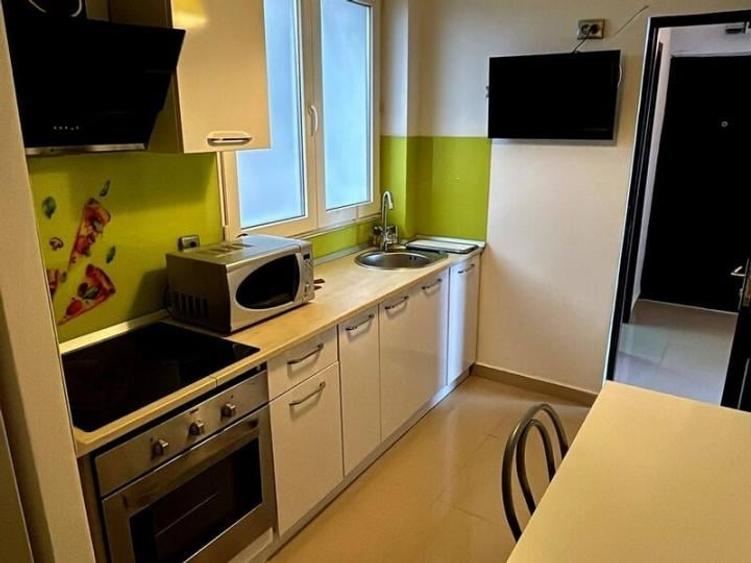 Apartament cu 2 camere decomandat în Eroii Revoluției