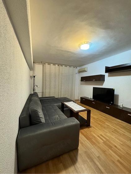 Apartament cu 3 camere decomandat în Centrul Civic