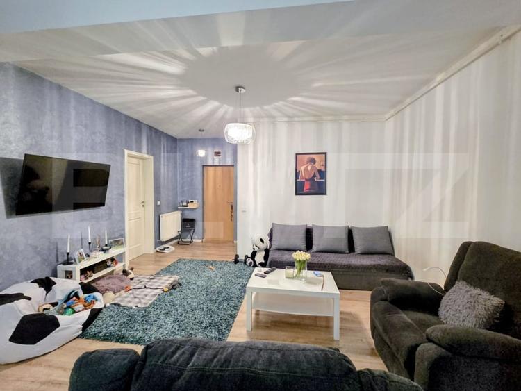 Apartament cu 2 camere semidecomandat, mobilat în Florești