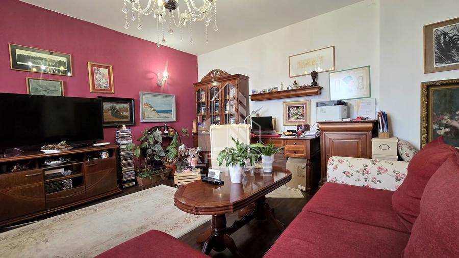 Apartament cu 2 camere semidecomandat, mobilat în Aradului