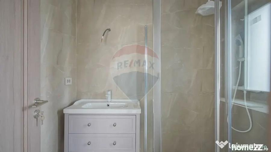 Casă cu 4 camere cu Teren 560 Mp în Stupini