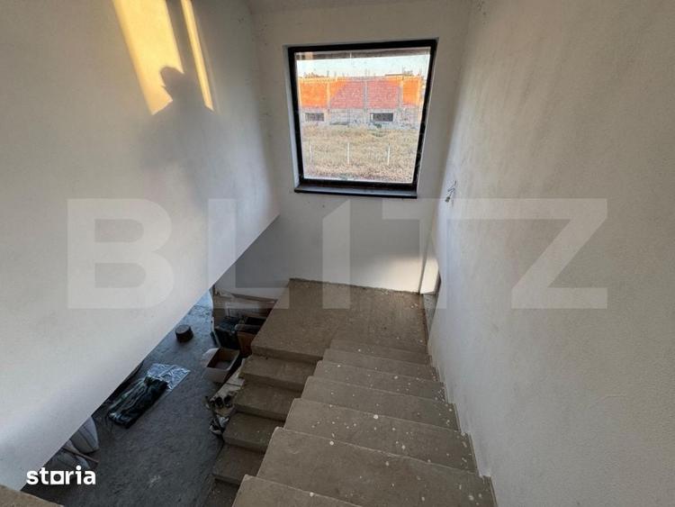 Casă cu 5 camere cu Teren 512 Mp în Malu Mare