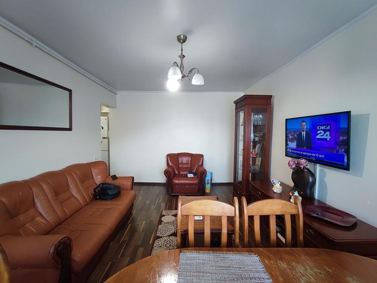Apartament cu 3 camere decomandat în Inel I