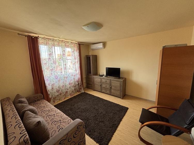 Garsonieră decomandată în Complex Studențesc