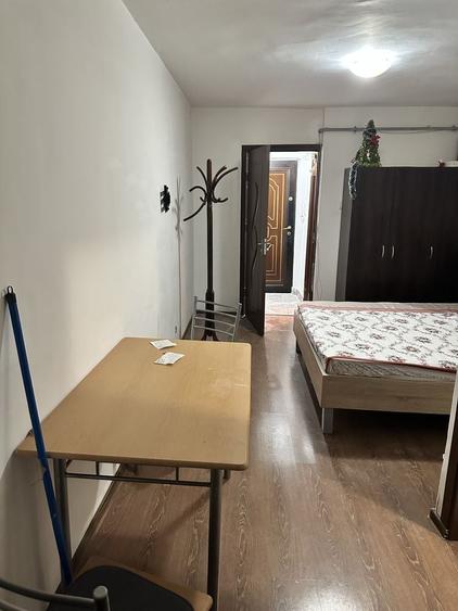 Garsonieră decomandată în Valea Rosie