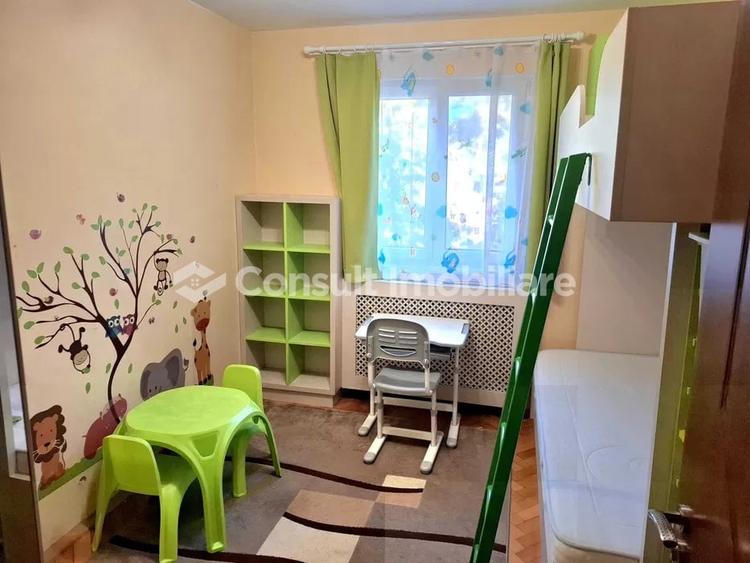 Apartament cu 3 camere semidecomandat, mobilat în Gheorgheni