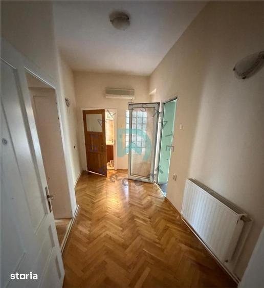 Casă cu 6 camere cu Teren 500 Mp în Griviței