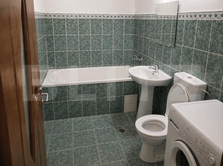 Apartament cu 4 camere decomandat, mobilat în Aradului