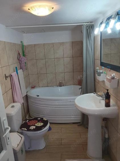 Casă cu 5 camere cu Teren 365 Mp în Poșta