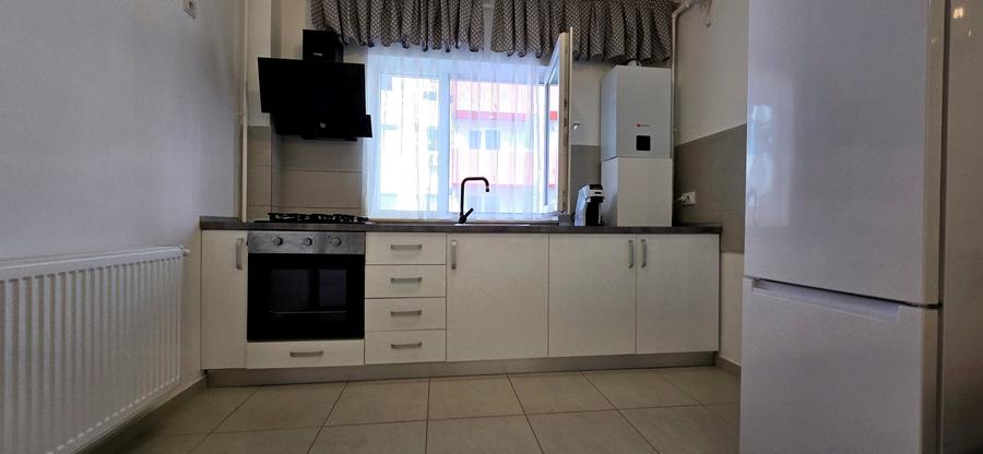 Apartament cu 2 camere semidecomandat în Apărătorii Patriei