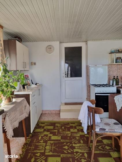 Casă cu 3 camere cu Teren 1850 Mp în Nicșeni