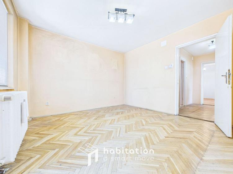 Apartament cu 4 camere semidecomandat în Central