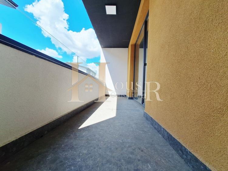 Apartament cu 4 camere decomandat în Girocului