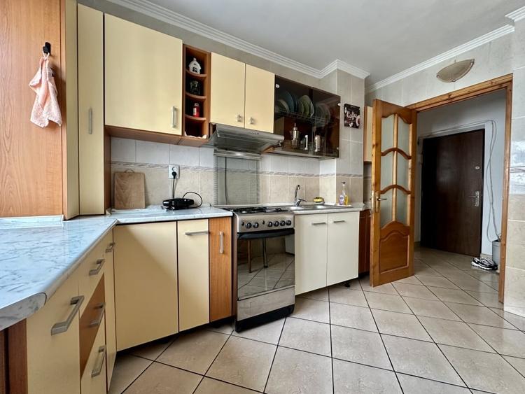 Apartament cu 3 camere decomandat în Gorjului