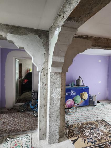 Casă individuală cu 4 camere cu Garaj în Zamostea
