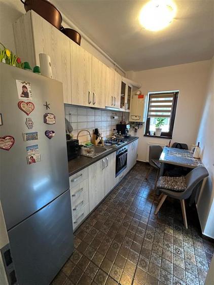 Apartament cu 2 camere semidecomandat în Girocului