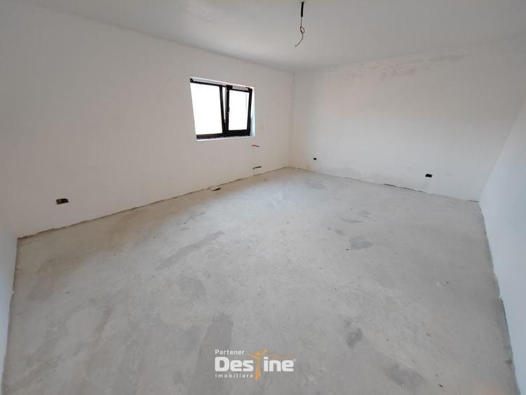 Casă individuală cu 4 camere cu Canalizare în Bârnova