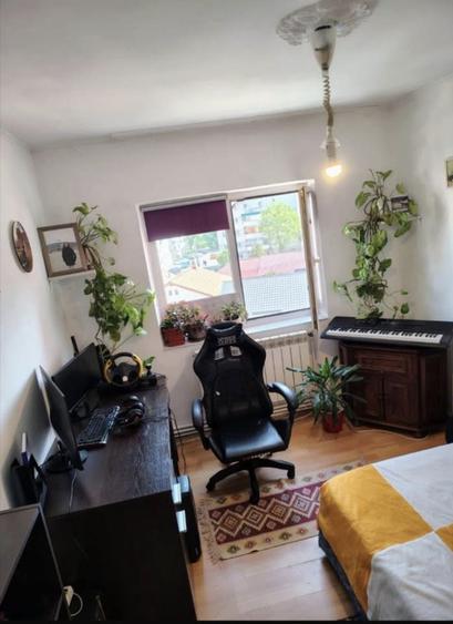 Apartament cu 3 camere decomandat în Central