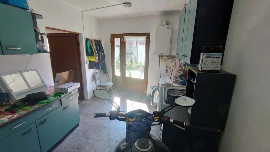 Casă cu 4 camere cu Teren 150 Mp în Central