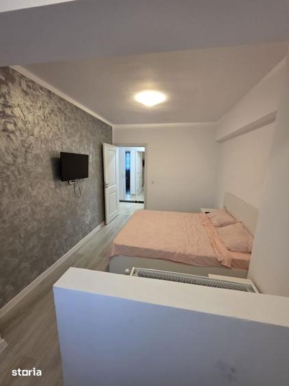 Apartament cu 3 camere decomandat în Rediu