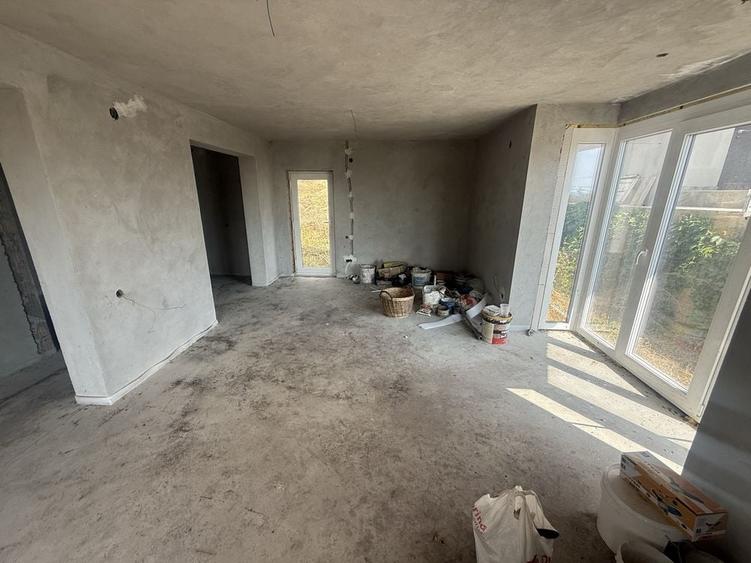 Casă cu 3 camere în Sâncraiu de Mureș