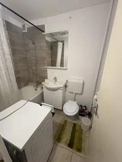 Garsonieră decomandată în Girocului