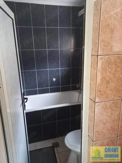 Casă cu 6 camere cu Teren 170 Mp în Tomis I