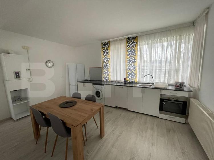 Apartament cu 3 camere decomandat, mobilat în Cârcea