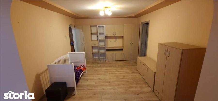 Apartament cu 2 camere semidecomandat, mobilat în Lipovei
