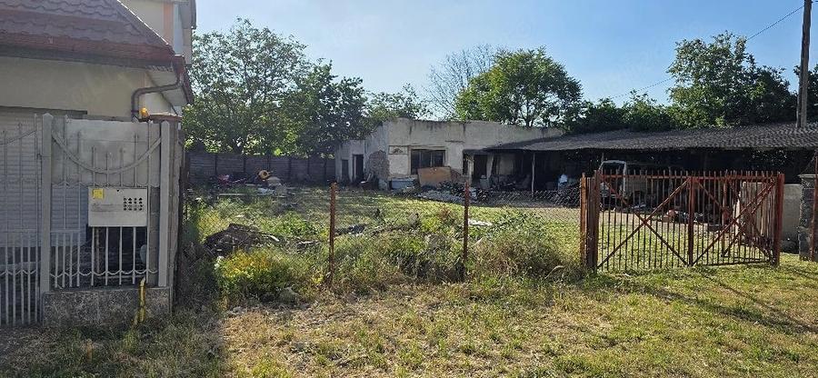 Casă cu 2 camere cu Teren 600 Mp în Elisabetin
