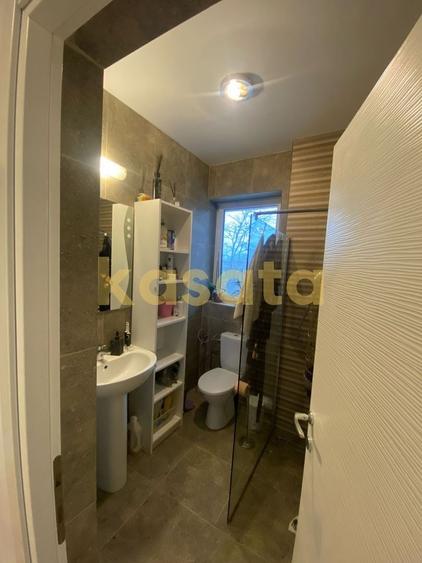 Apartament cu 3 camere semidecomandat, mobilat în Băneasa