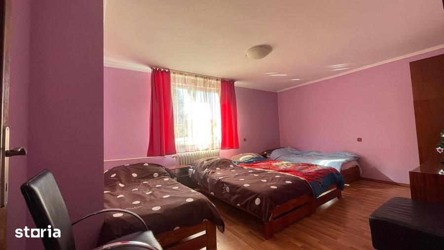 Casă cu 4 camere cu Teren 370 Mp în Central
