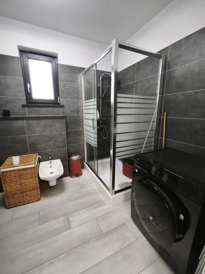 Apartament cu 3 camere decomandat, mobilat în Central