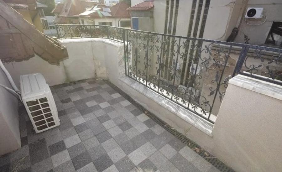 Apartament cu 4 camere semidecomandat, mobilat în Dorobanți
