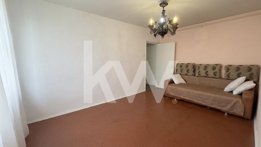 Apartament cu 3 camere decomandat în Astra