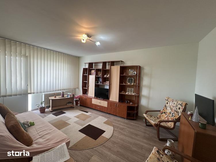 Apartament cu 2 camere decomandat în Republicii