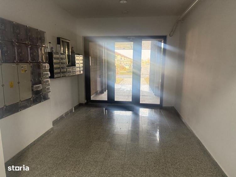 Apartament cu 3 camere decomandat în Matraca