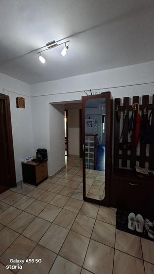 Apartament cu 3 camere decomandat în Scriitorilor