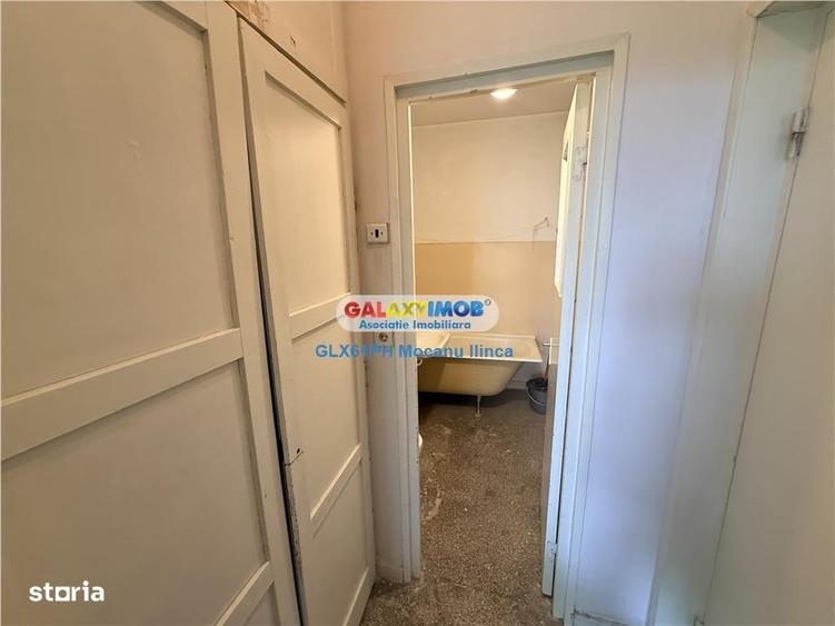 Apartament cu 3 camere semidecomandat în Cina