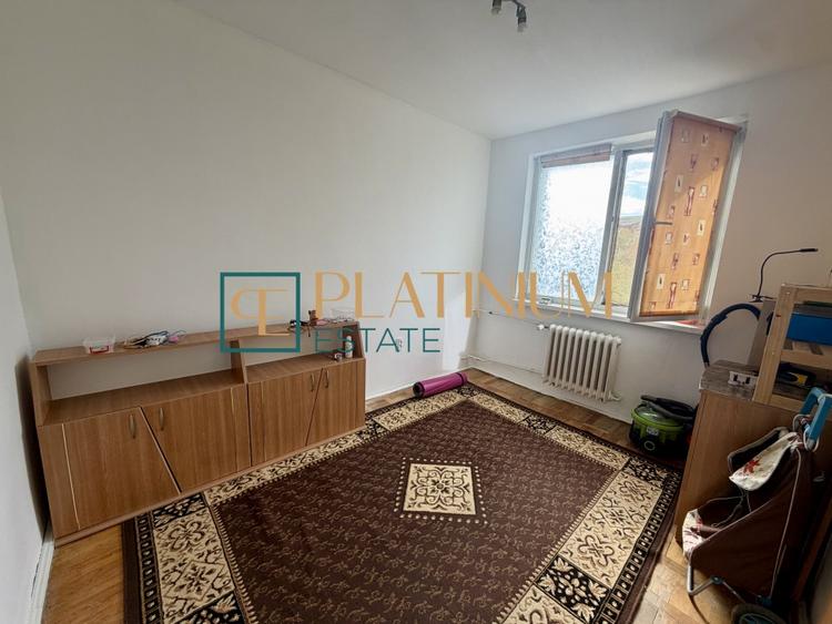 Apartament cu 3 camere decomandat, mobilat în Spitalul Județean
