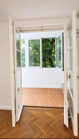 Apartament cu 2 camere semidecomandat în Victoriei