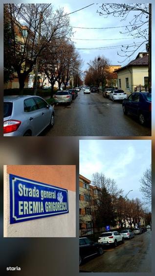 Apartament cu 2 camere decomandat în Eremia