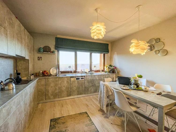 Duplex cu 4 camere cu Canalizare în Florești