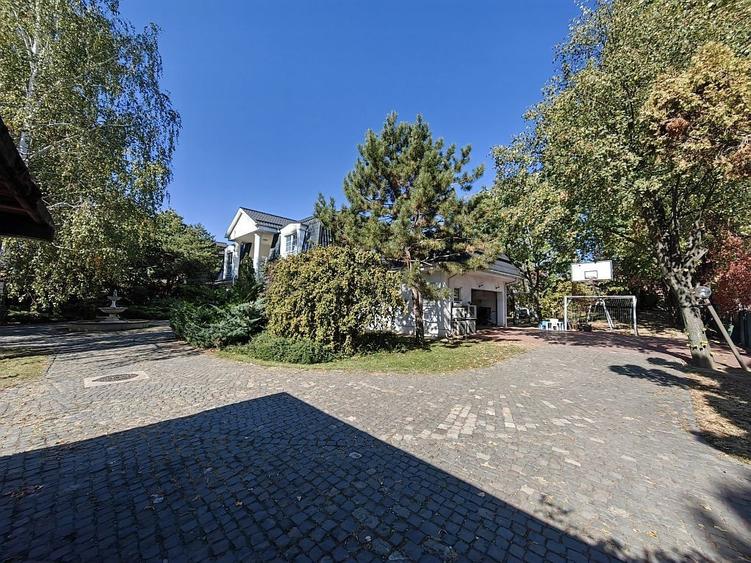 Casă individuală cu 7 camere cu Piscina în Pipera
