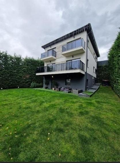 Casă individuală cu 5 camere cu Canalizare în Făget
